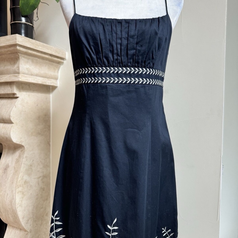 Ann Taylor Black Cotton Sleeveless Fit Flare Midi Women Sz 12 Floral Embroidered - Picture 6 of 8